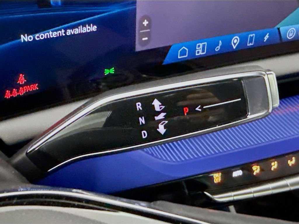 Used 2025 Cadillac Optiq Sport 1 image 17