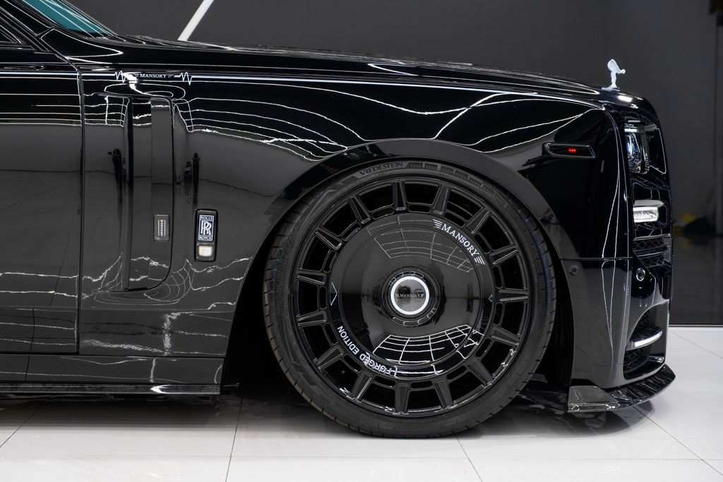 Used 2026 Rolls-Royce Phantom Sedan RWD image 15