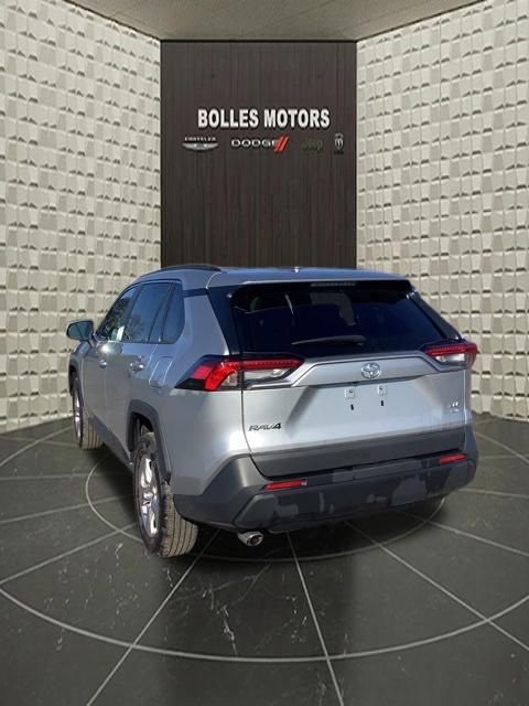 Used 2025 Toyota RAV4 XLE AWD/4WD image 7