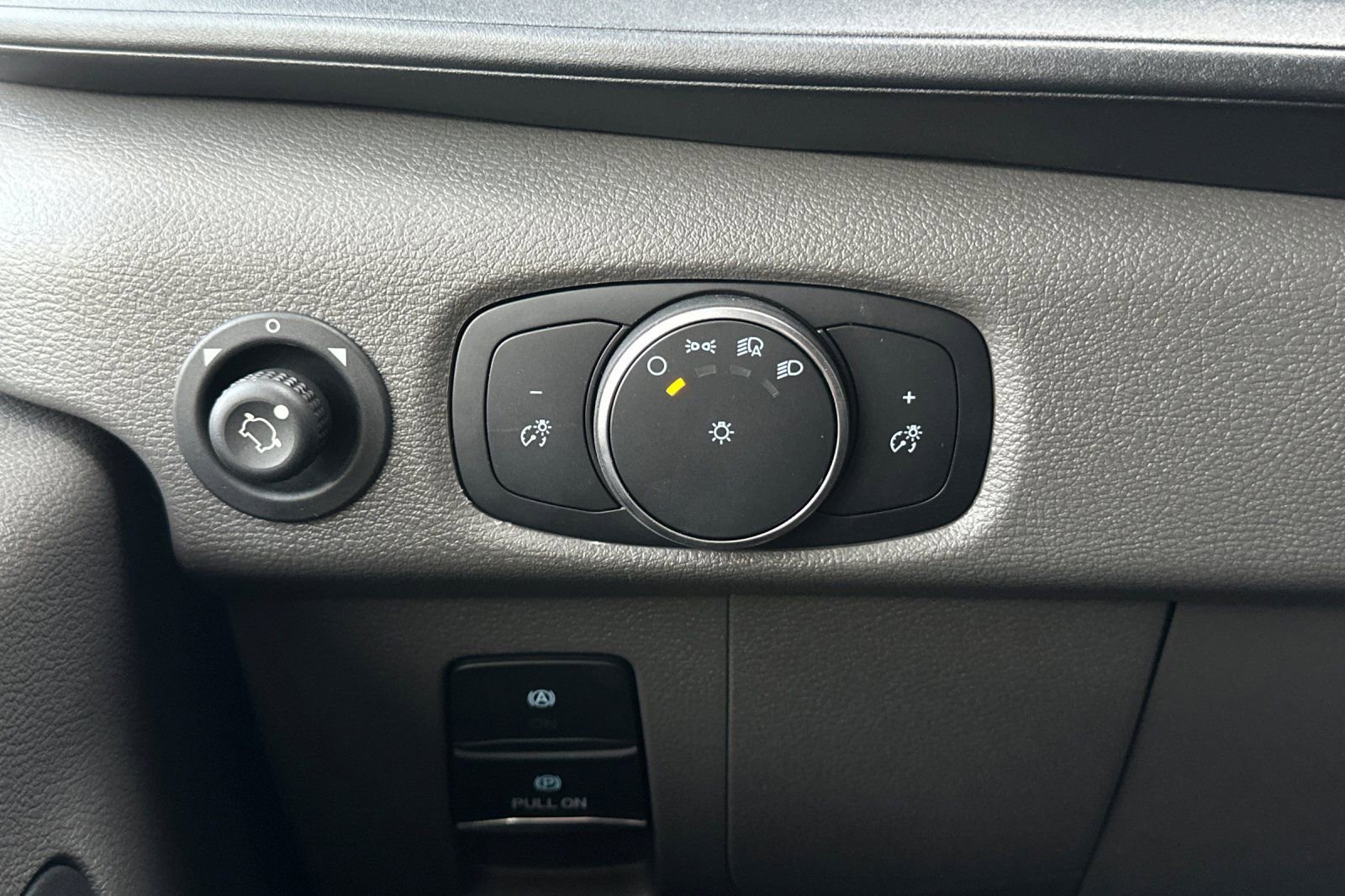 New 2026 Ford Transit 250 148 Medium Roof w/ Load Area Protection Package image 26