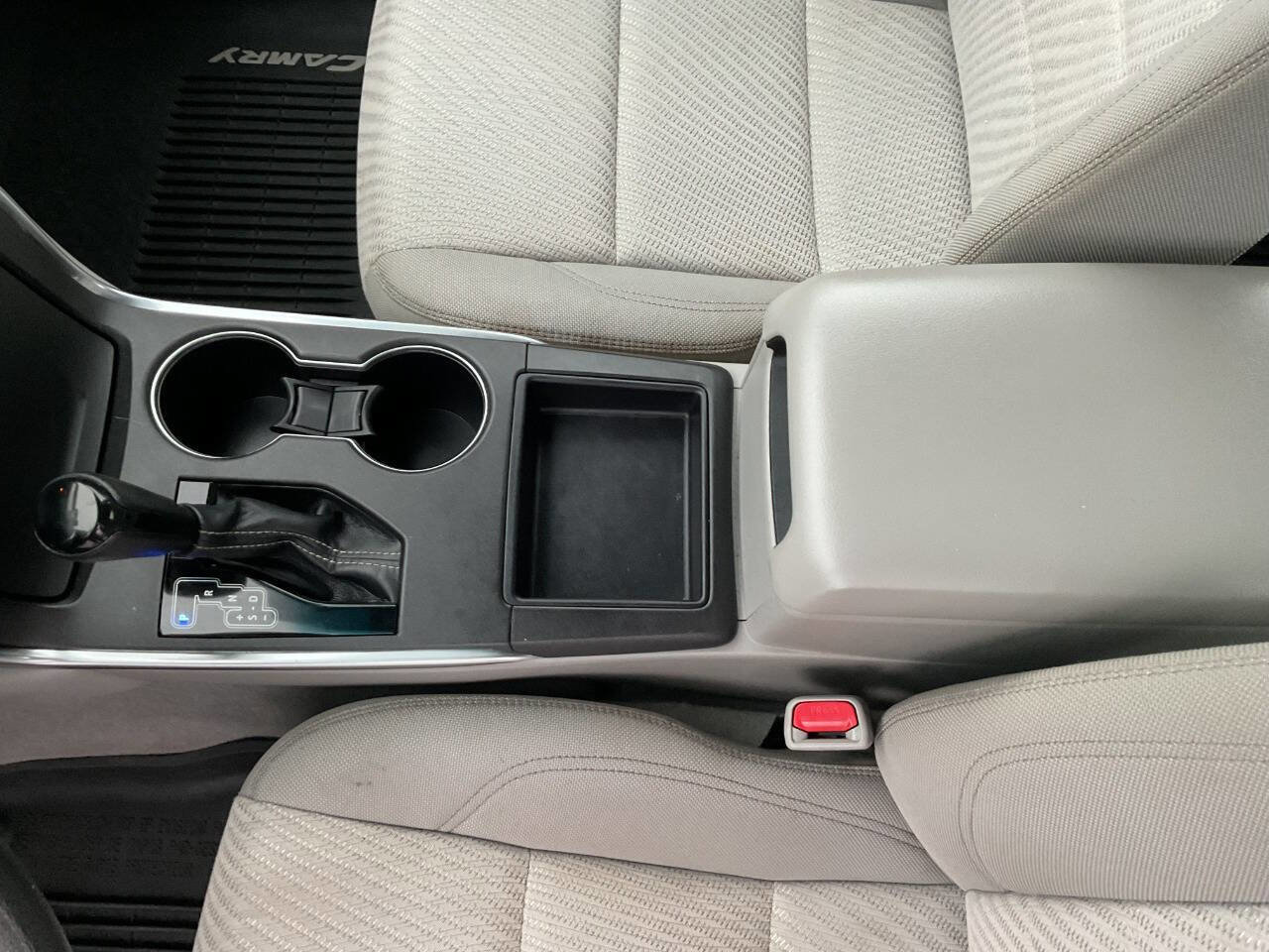 Used 2016 Toyota Camry LE image 23