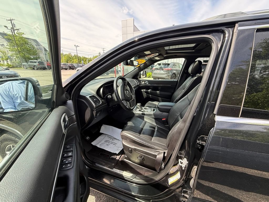 Used 2018 Jeep Grand Cherokee Limited AWD/4WD image 7