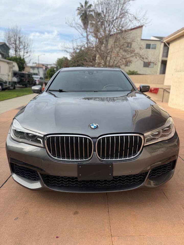Used 2018 BMW 750i image 3