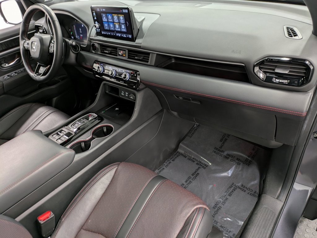 Used 2025 Honda Pilot Black Edition image 30