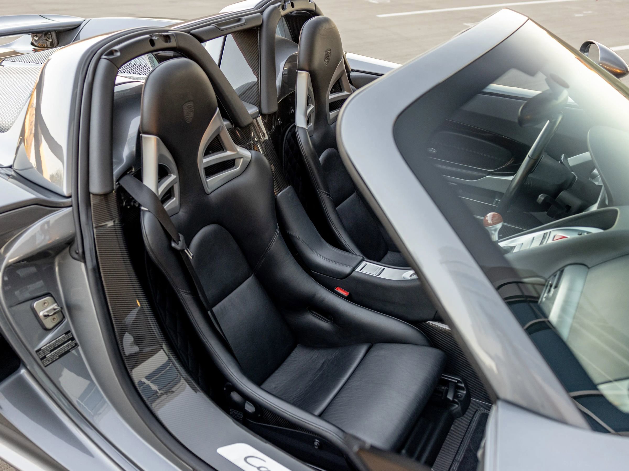 Used 2004 Porsche Carrera GT image 16