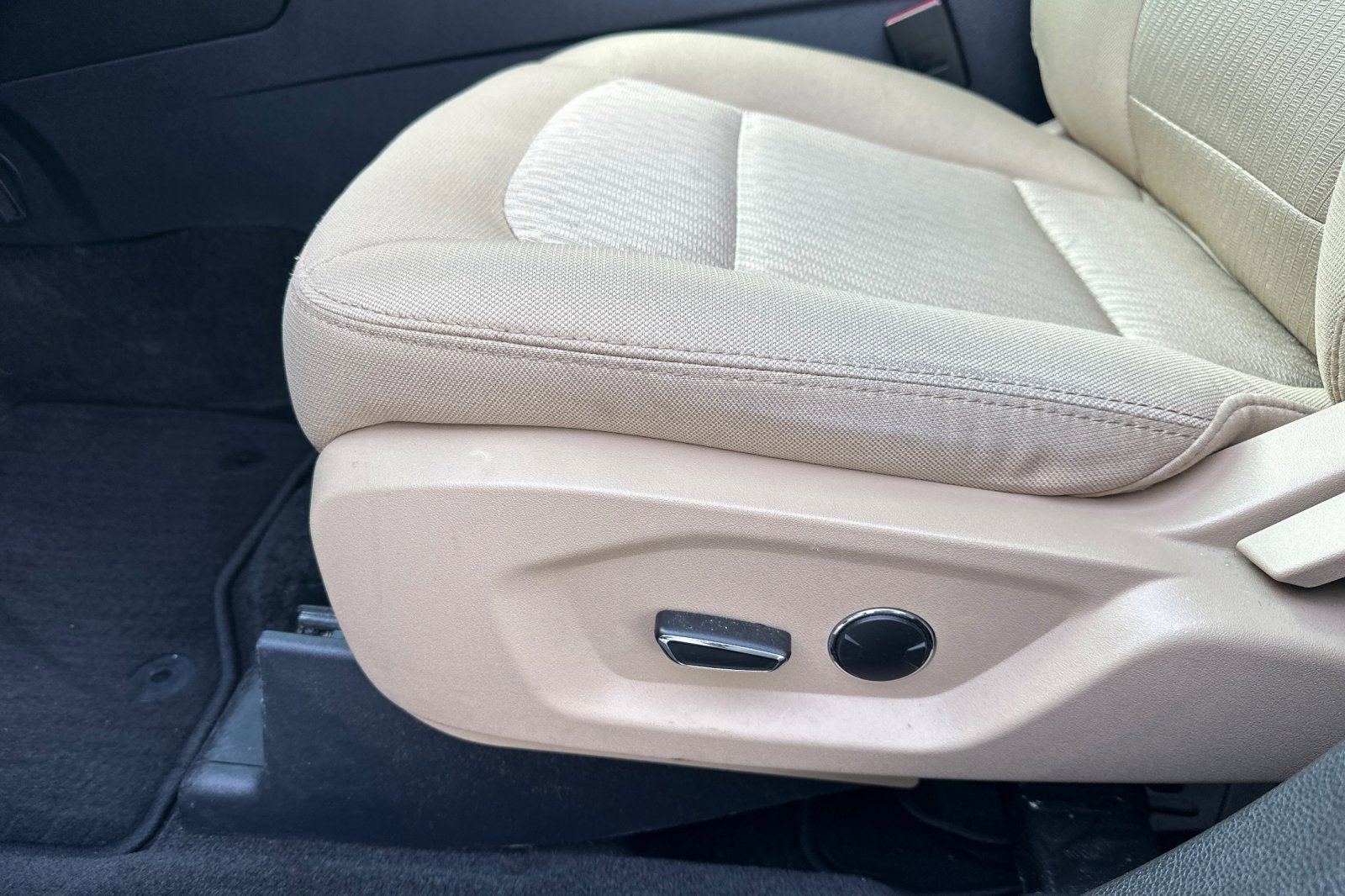 Used 2017 Ford Explorer FWD image 13