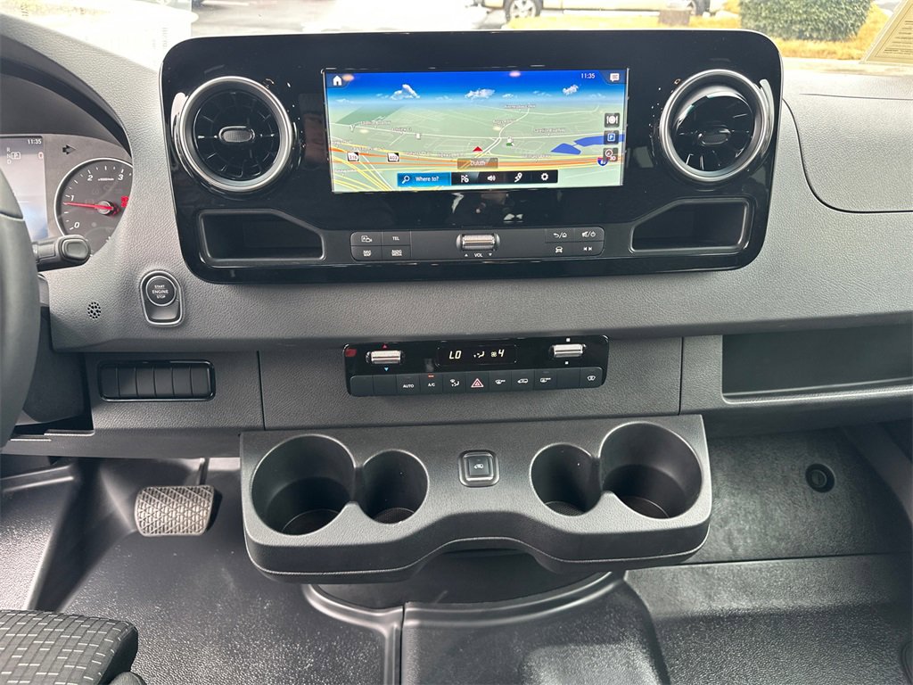 Used 2023 Mercedes-Benz Sprinter 2500 image 29