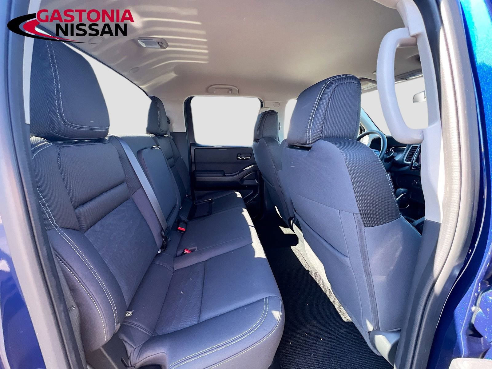 Used 2022 Nissan Frontier SV image 34