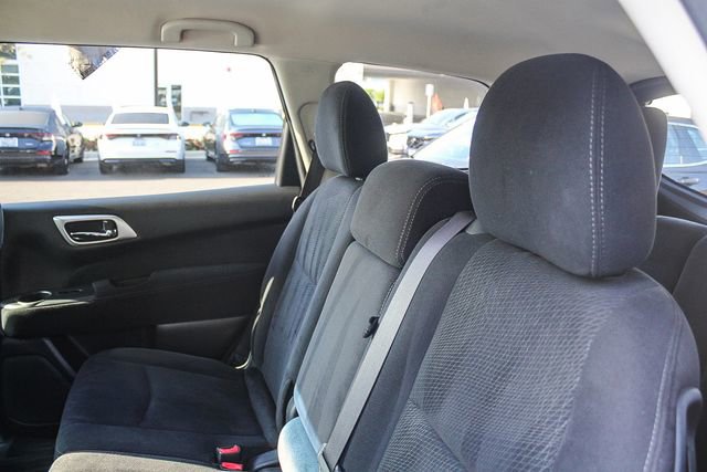 Used 2013 Nissan Pathfinder SV FWD image 26