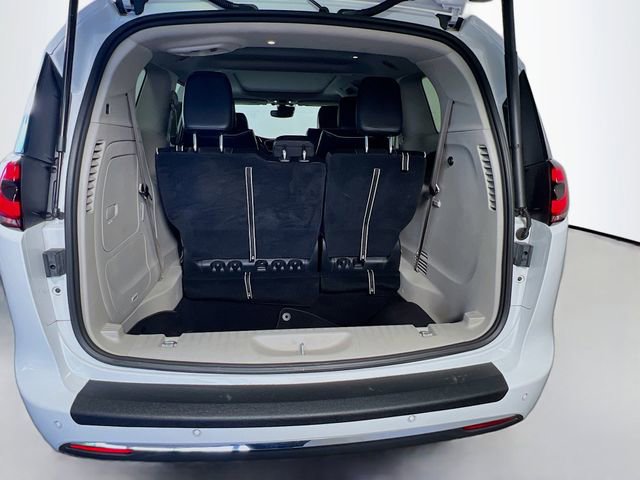 Used 2022 Chrysler Pacifica Limited image 29