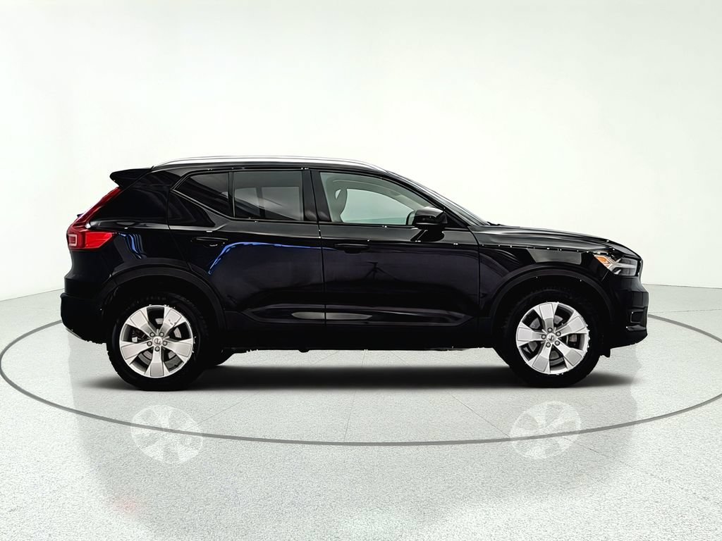 Used 2022 Volvo XC40 T5 Momentum AWD/4WD image 8
