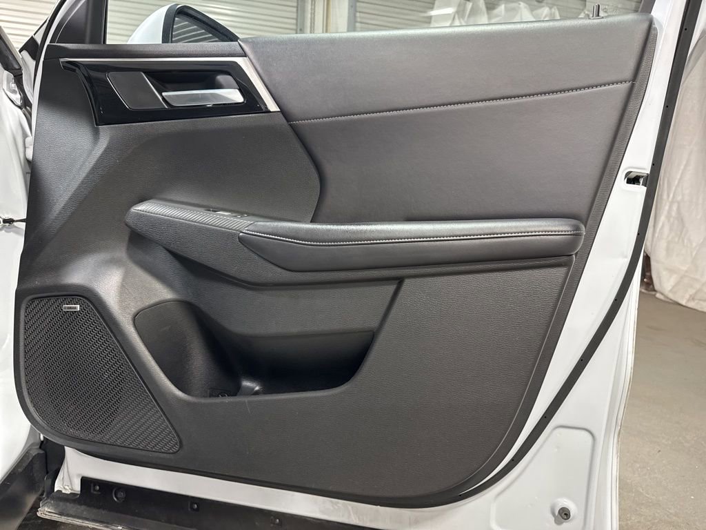 Used 2025 Mitsubishi Outlander SE image 9
