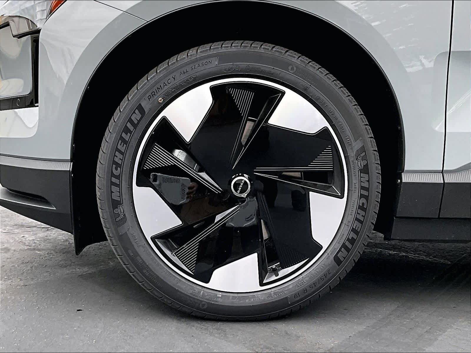 New 2026 Volvo EX30 Plus w/ Climate Package image 14