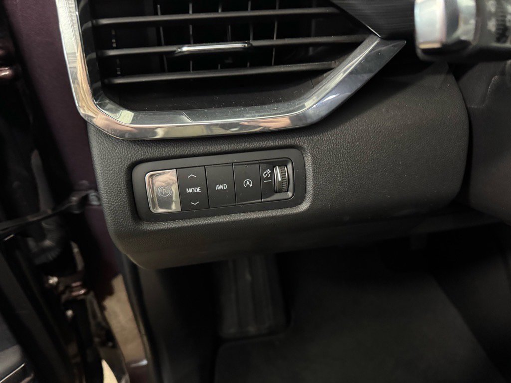 Used 2024 GMC Acadia Elevation w/ Black Edition image 16