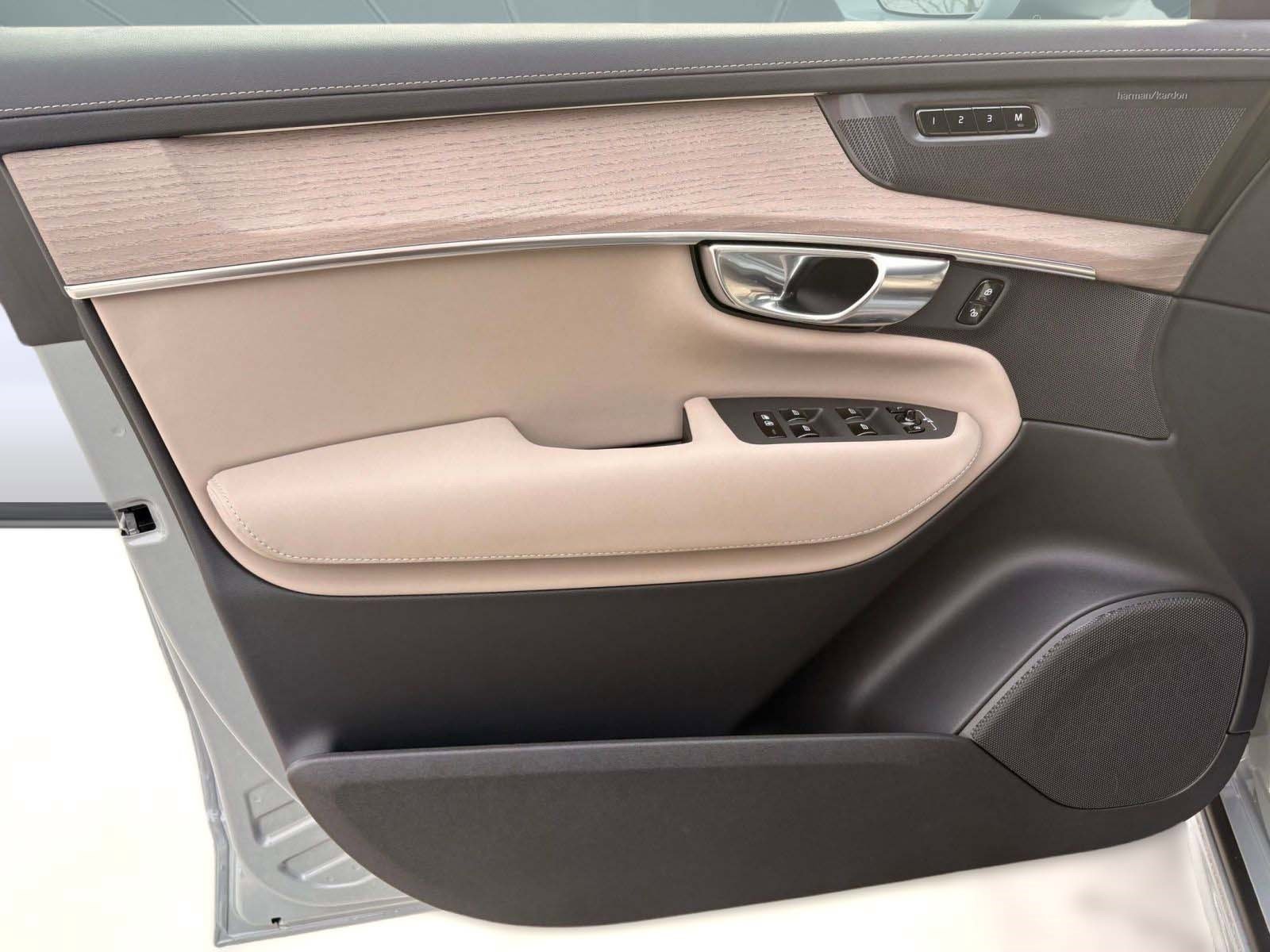 New 2026 Volvo XC90 T8 Plus image 22