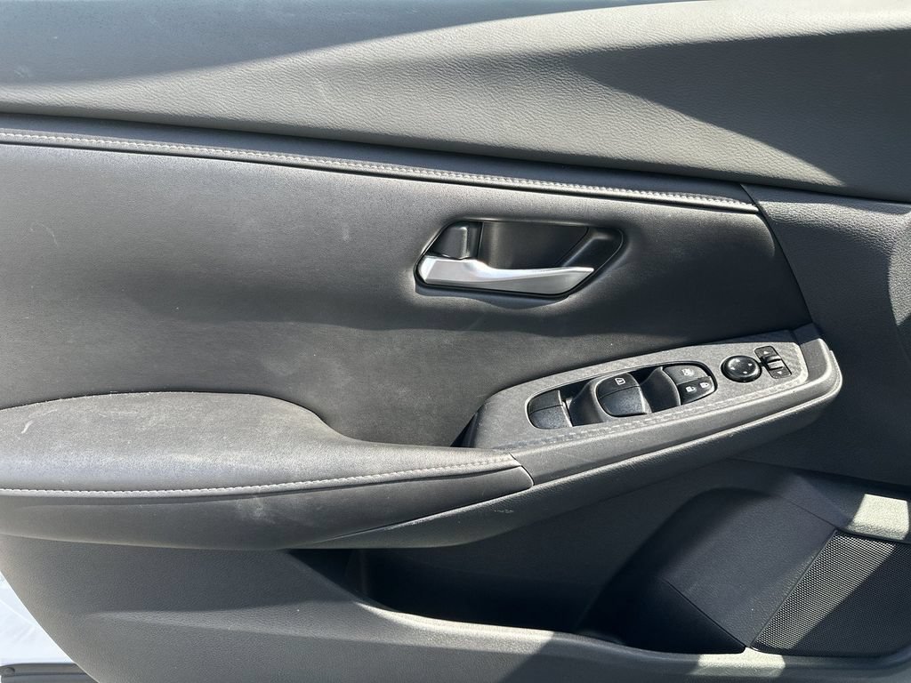 Used 2022 Nissan Sentra SV FWD image 16