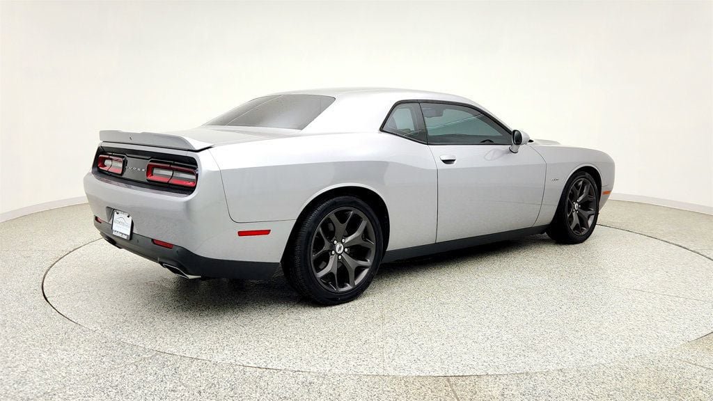 Used 2017 Dodge Challenger R/T RWD image 5