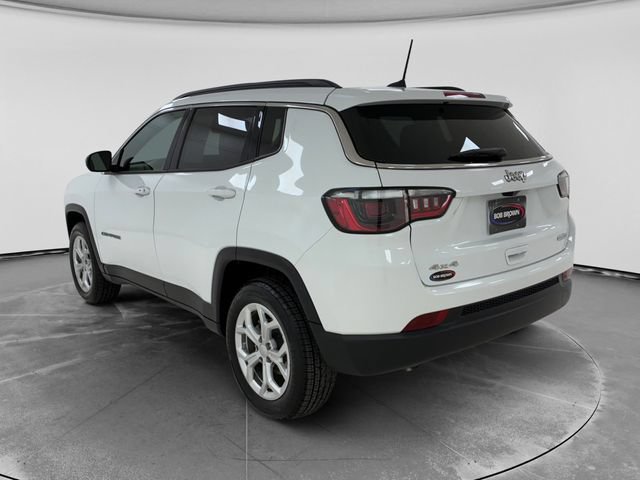 Used 2024 Jeep Compass Latitude AWD/4WD image 5
