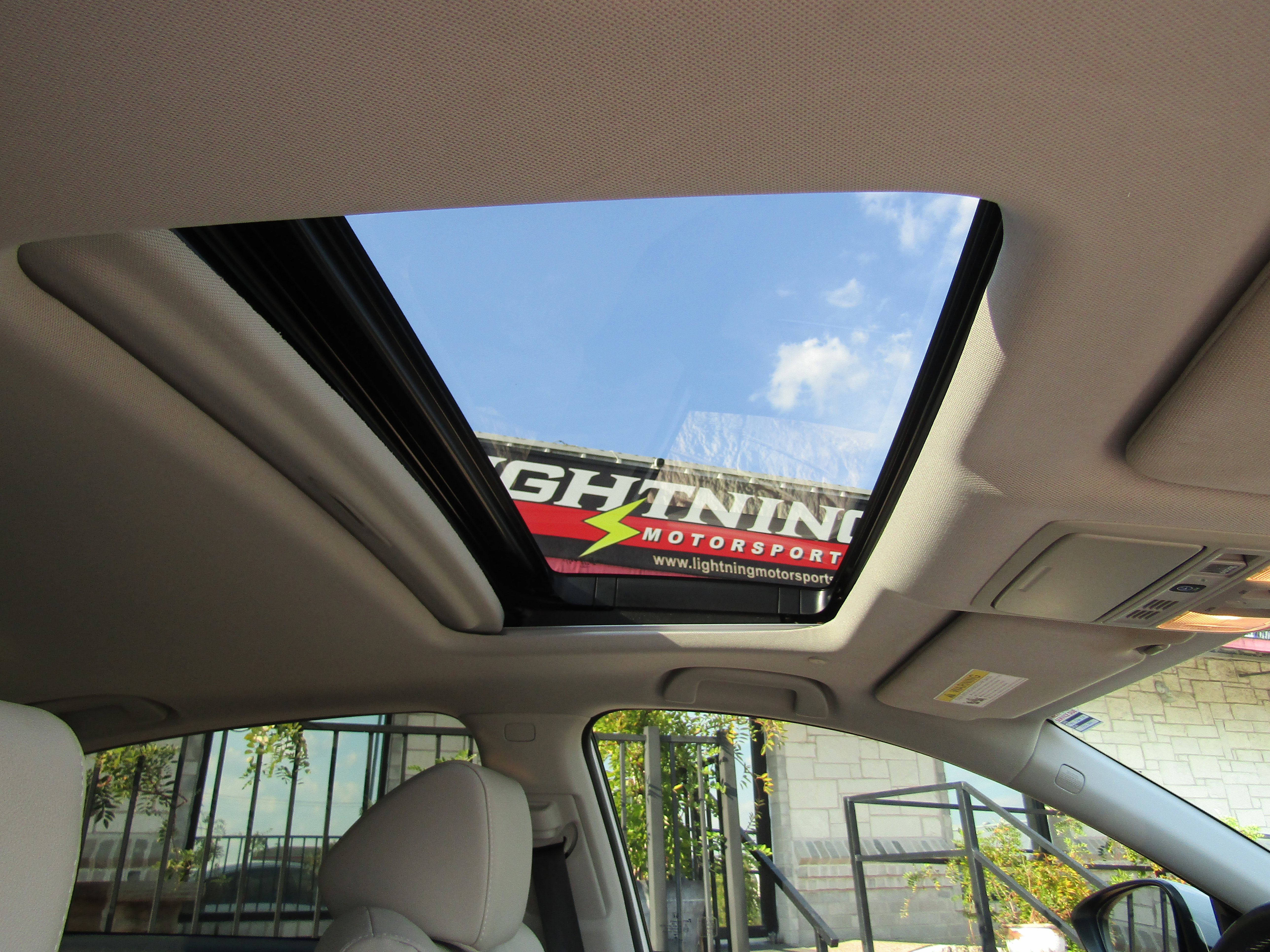 Used 2019 Honda Accord Touring image 8