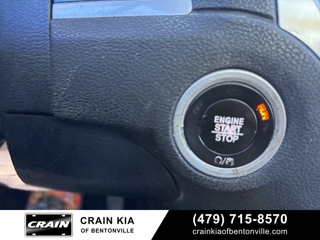 Used 2017 Chrysler 300 C RWD image 14