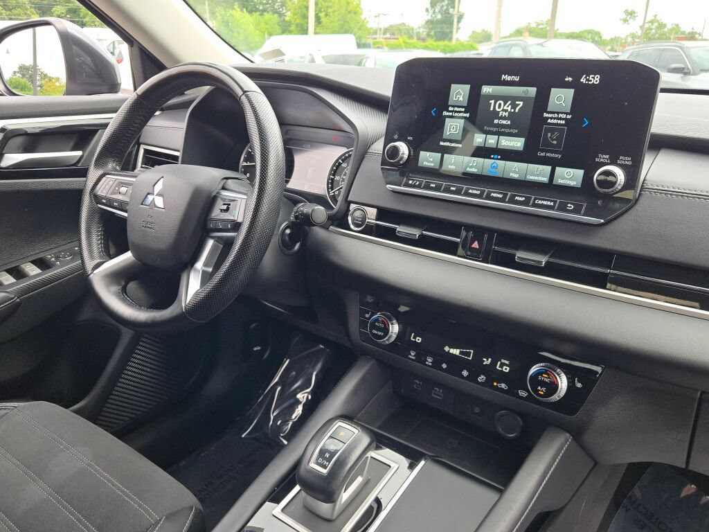 Used 2024 Mitsubishi Outlander SE AWD/4WD image 8