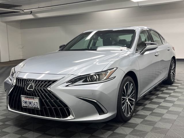 Used 2024 Lexus ES 300h w/ Premium Package image 2