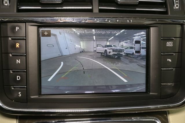 Used 2018 Lincoln Continental Select AWD/4WD image 25