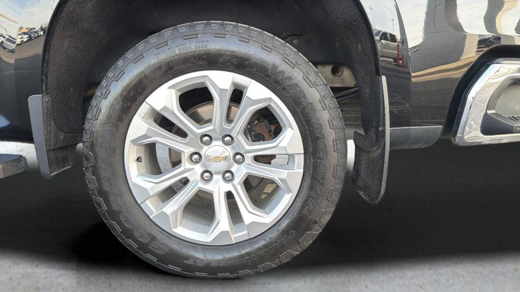 Used 2024 Chevrolet Silverado 1500 LTZ image 15