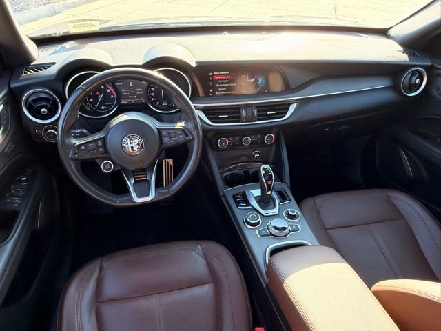 Used 2023 Alfa Romeo Stelvio Ti AWD/4WD image 11