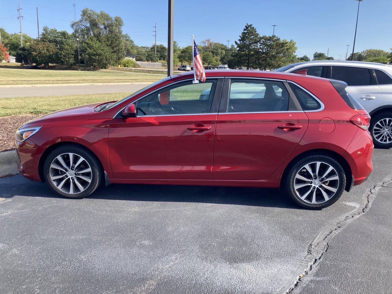 Used 2020 Hyundai Elantra GT FWD image 6