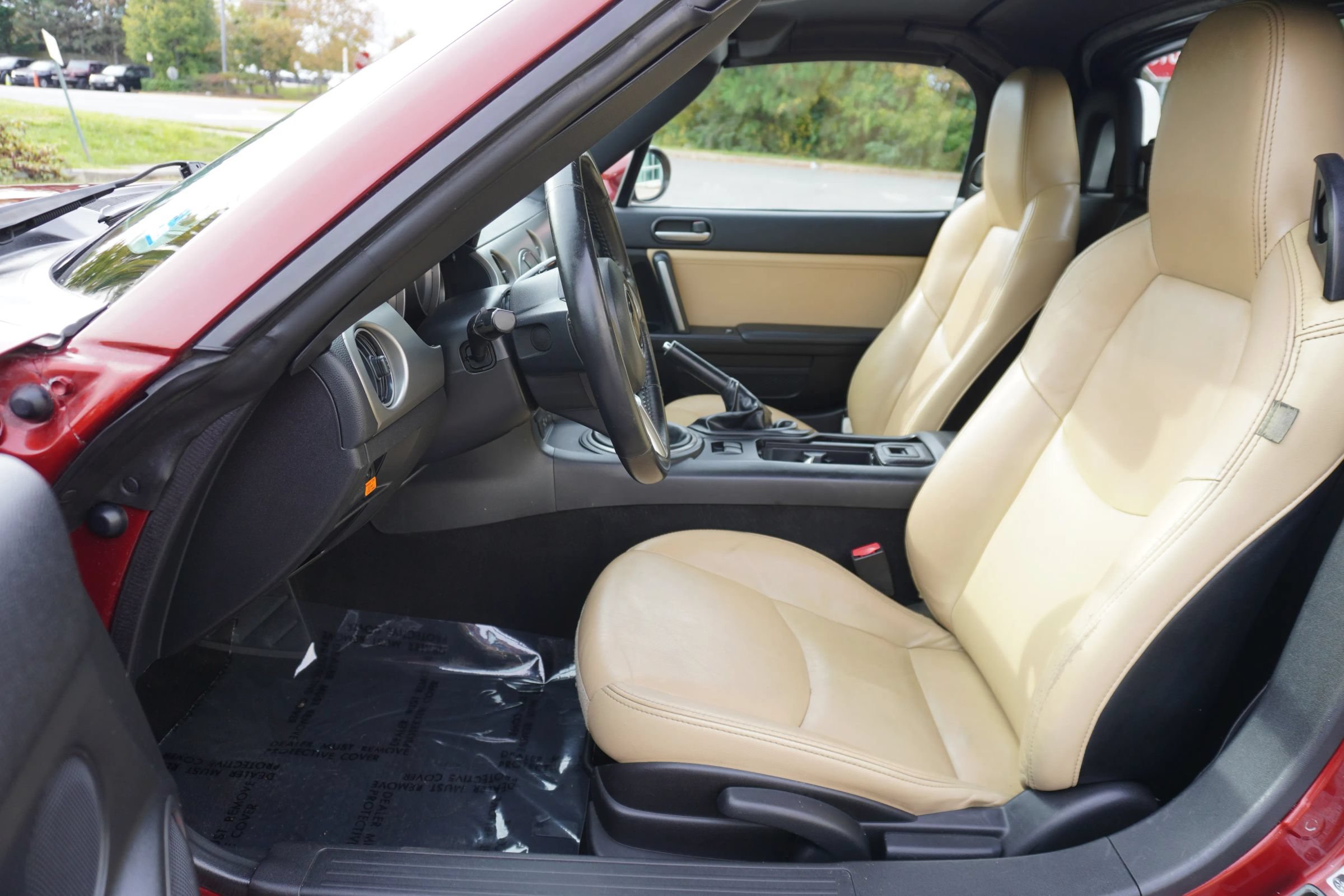 Used 2010 MAZDA MX-5 Miata Grand Touring w/ Premium Pkg RWD image 9