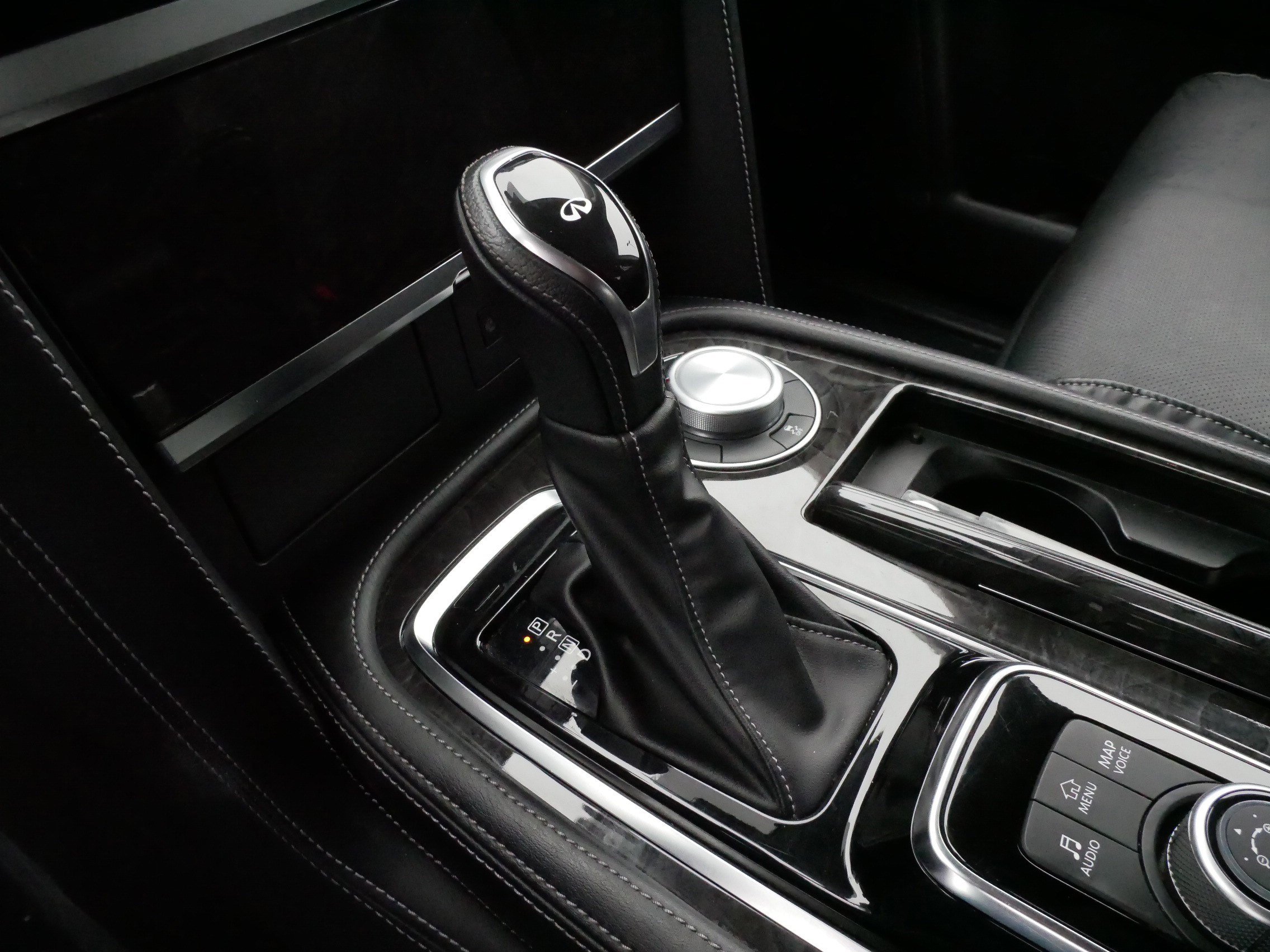 Used 2024 INFINITI QX80 Luxe image 24