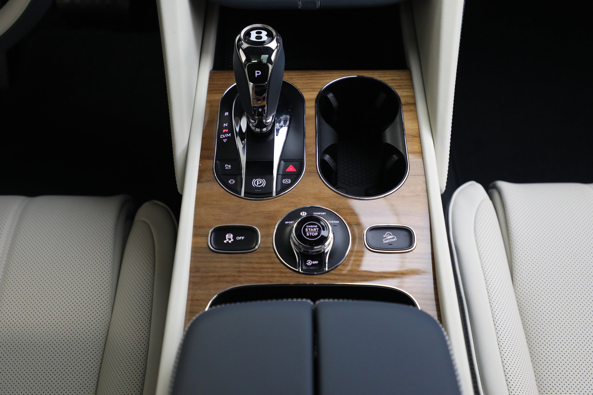 New 2025 Bentley Bentayga Extended Wheelbase image 30