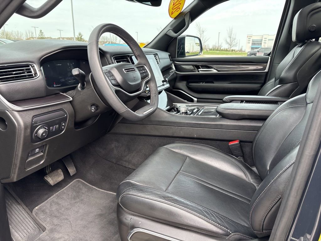 Used 2024 Jeep Wagoneer 4WD w/ Premium Group I image 7