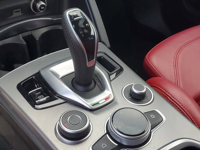 Used 2022 Alfa Romeo Stelvio Veloce AWD/4WD image 29