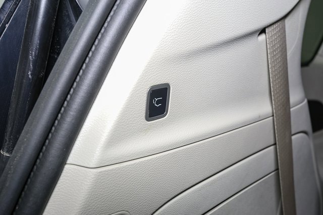 Used 2021 Chrysler Pacifica Touring-L image 12