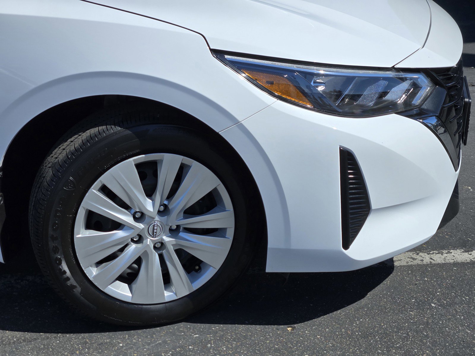 Used 2024 Nissan Sentra S image 3