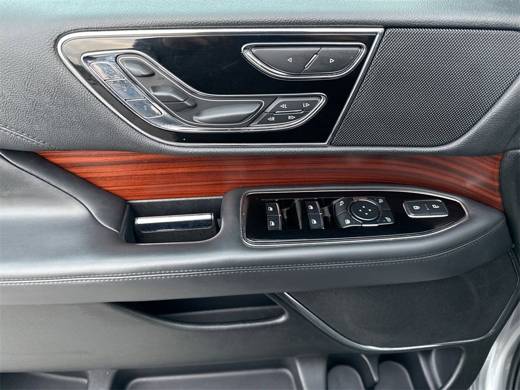 Used 2023 Lincoln Navigator Reserve image 15
