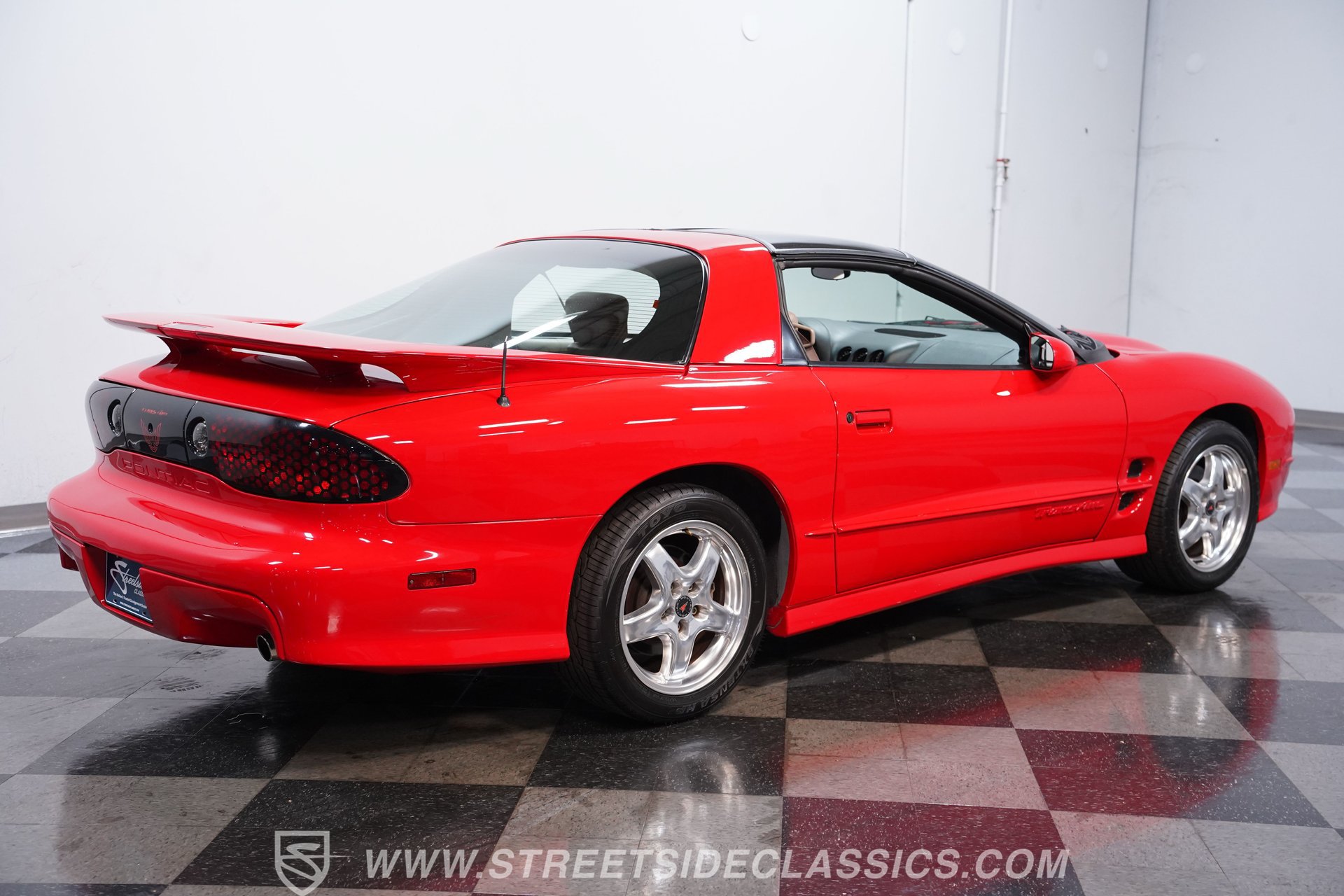 Used 2001 Pontiac Firebird Formula w/ Protection Group RWD image 11