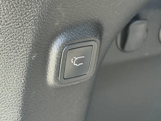 Used 2019 Jeep Cherokee Limited AWD/4WD image 14