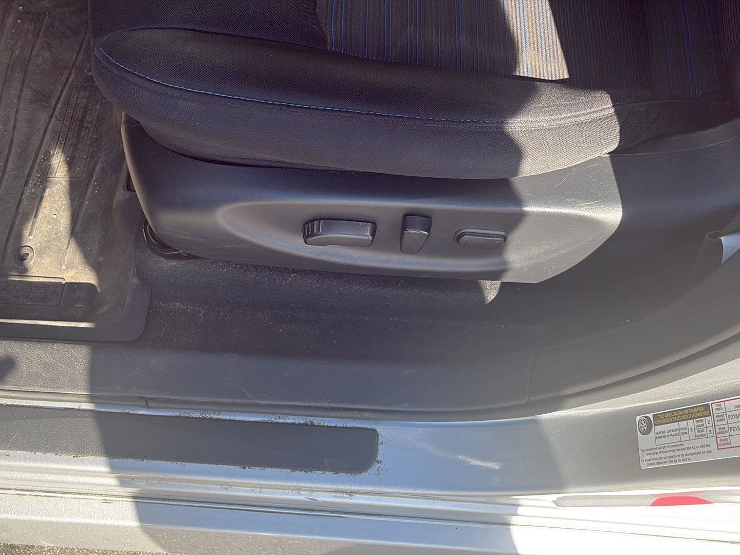 Used 2022 Nissan Leaf SV w/ SV Technology Package image 6