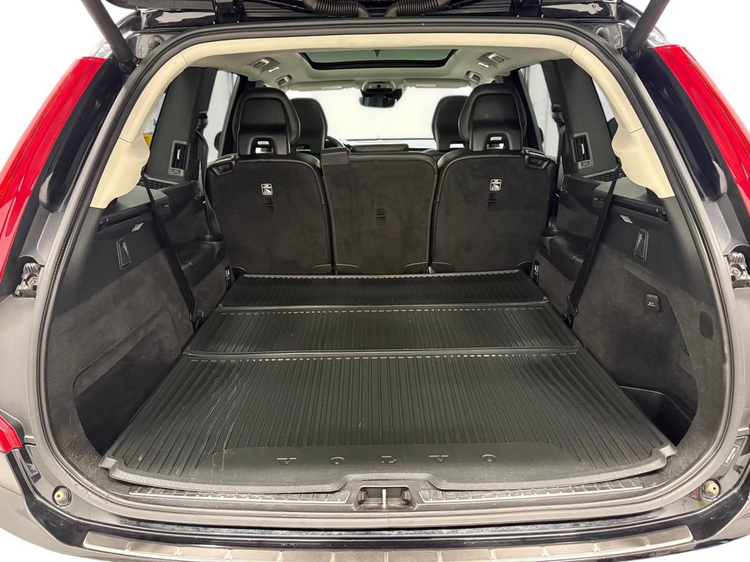 Used 2019 Volvo XC90 T5 Momentum w/ Multimedia Package AWD/4WD image 14