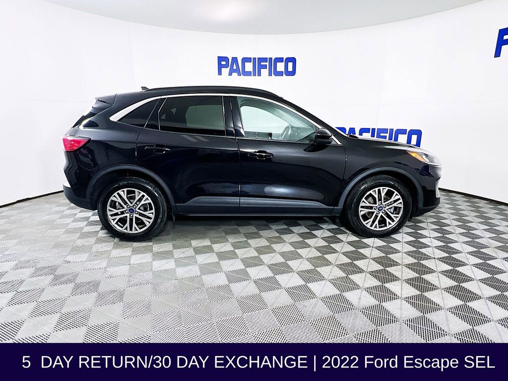 Used 2022 Ford Escape SEL image 9