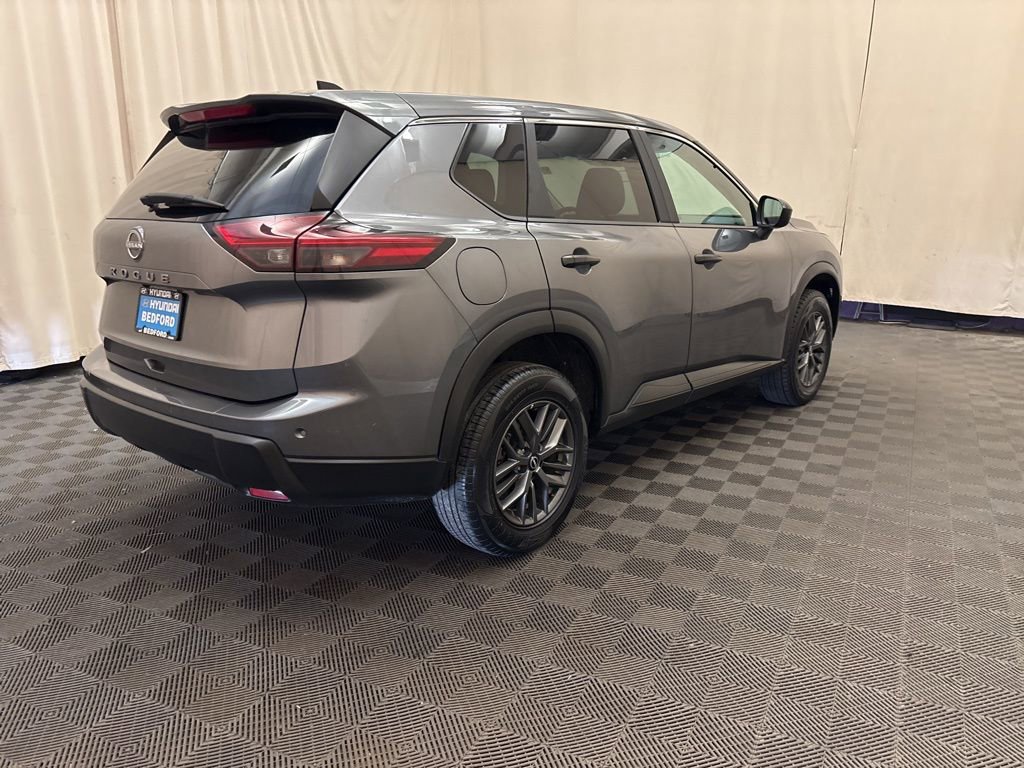 Used 2024 Nissan Rogue S image 5