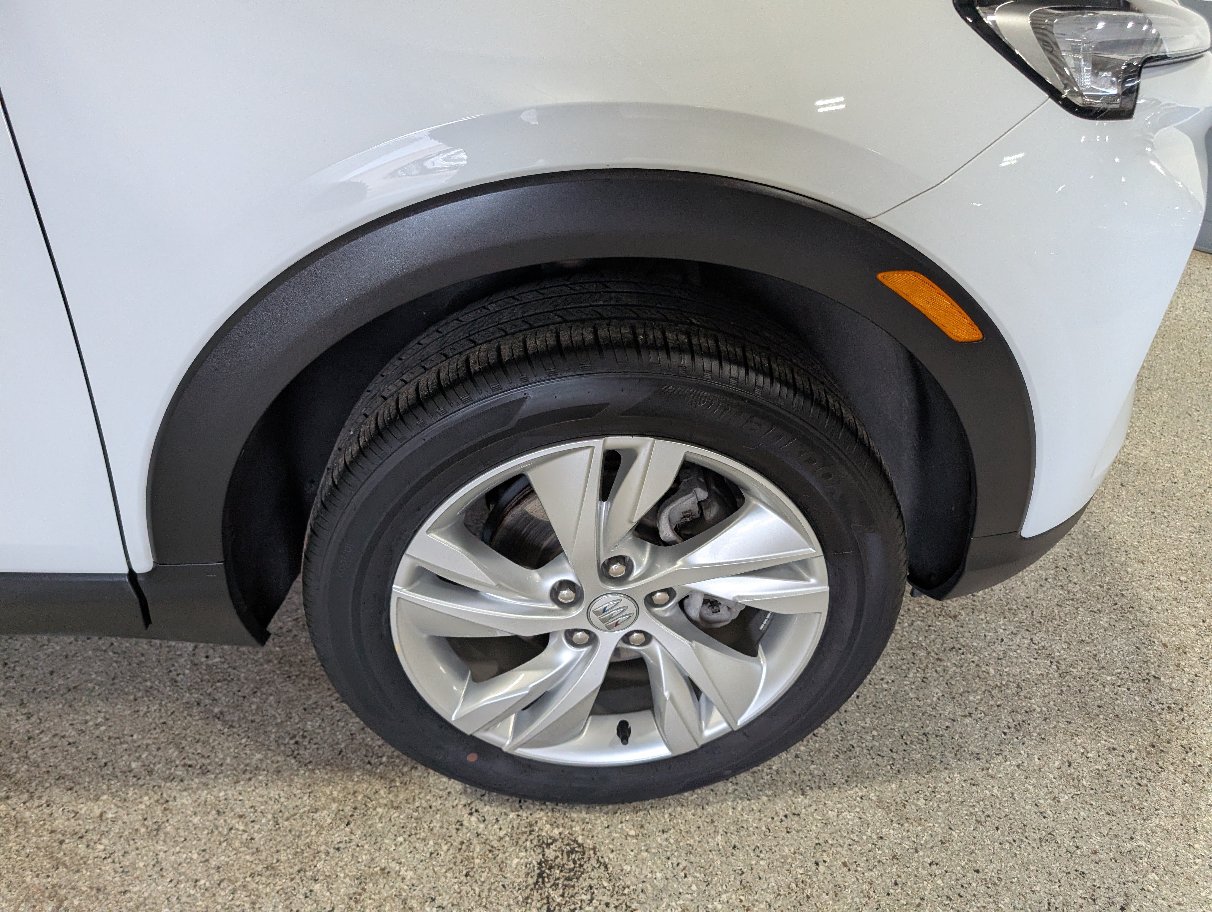 Used 2020 Buick Enclave Avenir w/ Avenir Technology Package AWD/4WD image 12