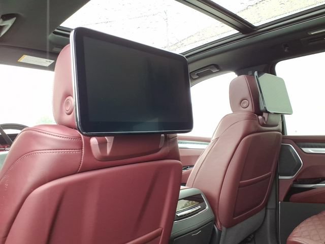 New 2026 Cadillac Escalade ESV Luxury w/ Touring Package AWD/4WD image 7