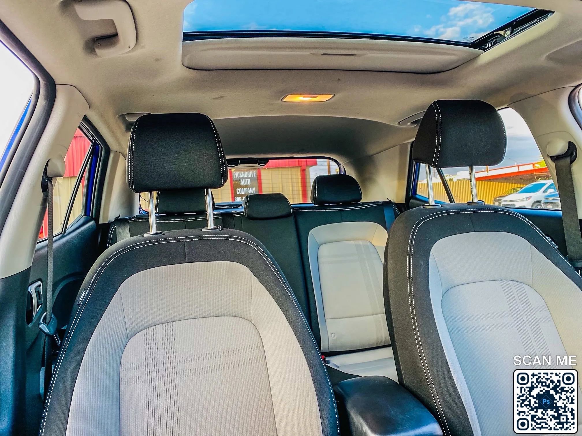 Used 2023 Hyundai Venue SEL image 31