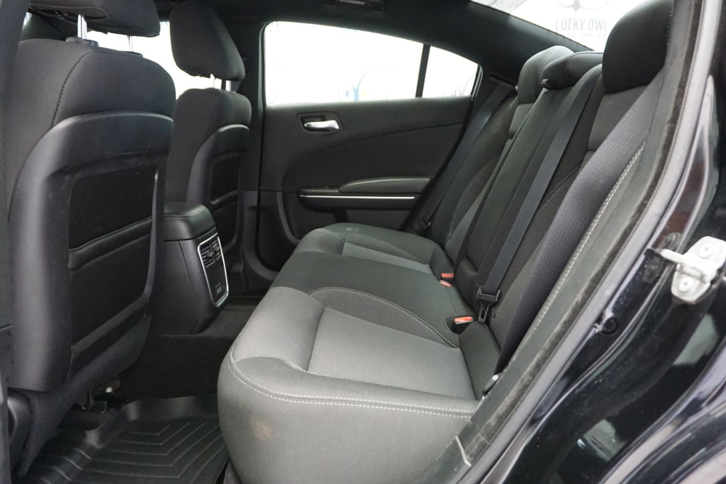 Used 2018 Dodge Charger SXT RWD image 17