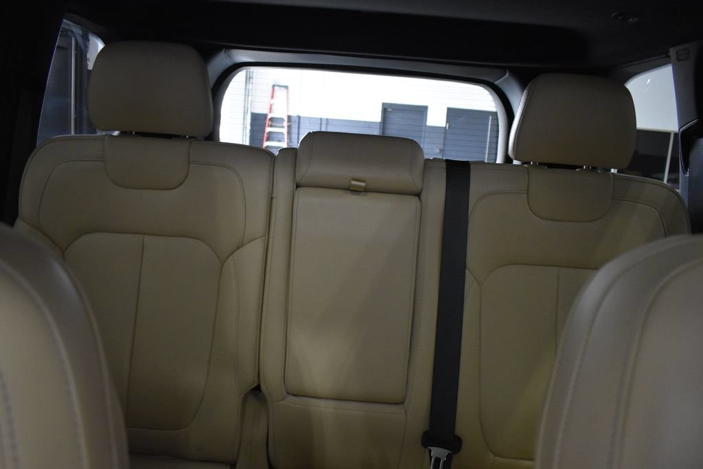 Used 2024 Jeep Grand Cherokee Limited RWD image 34
