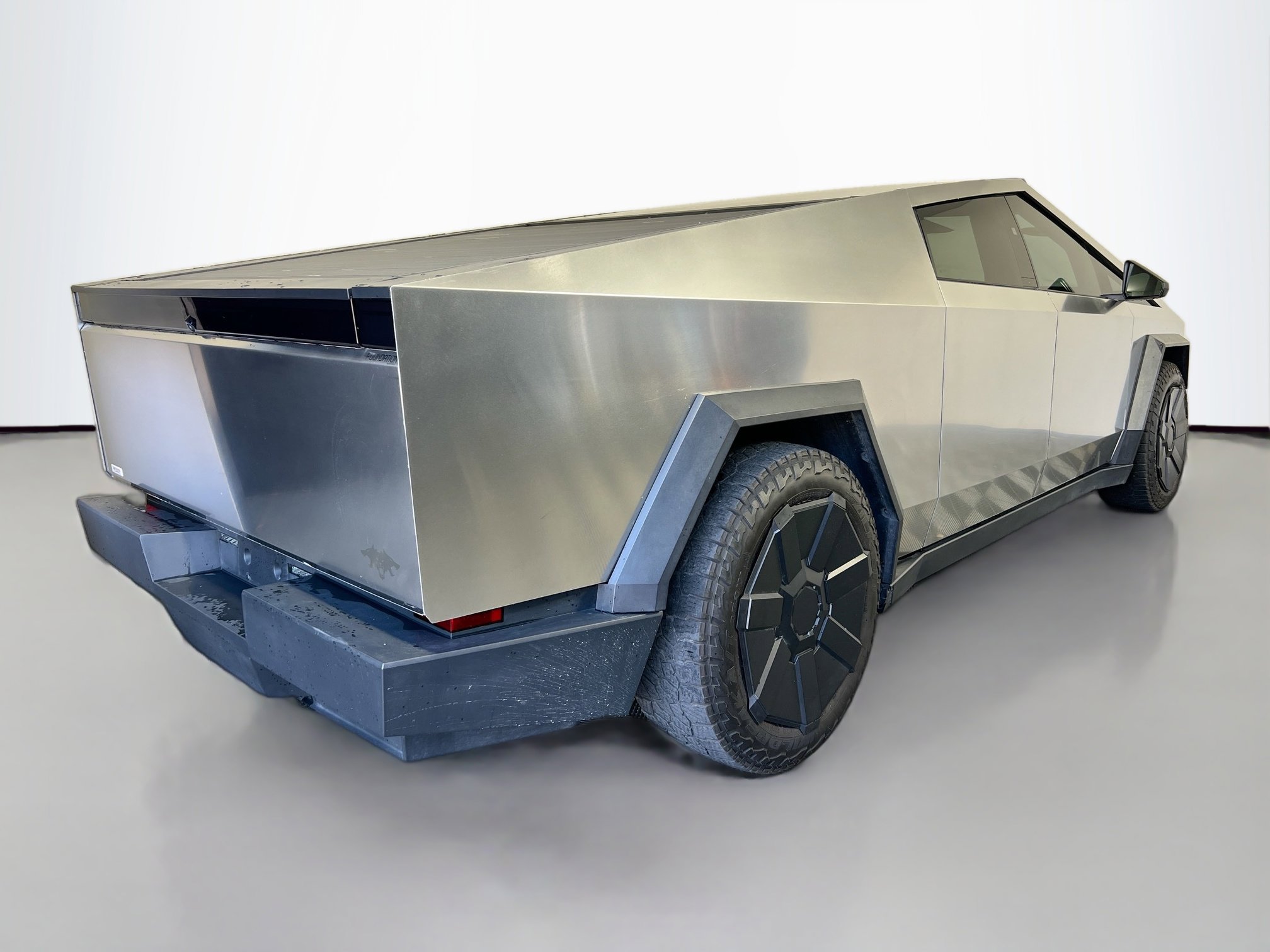 Used 2024 Tesla Cybertruck Cyberbeast AWD/4WD image 4